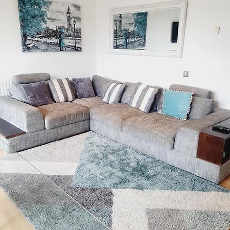 Luxury Canary Wharf Apartment With Free Parking London Exteriör bild