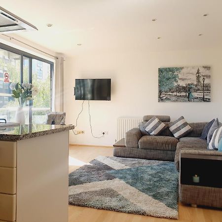 Luxury Canary Wharf Apartment With Free Parking London Exteriör bild
