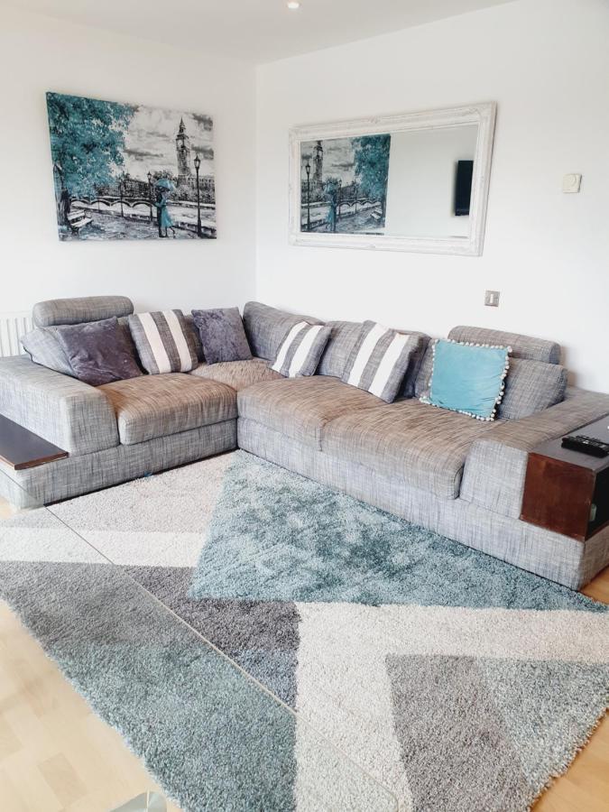 Luxury Canary Wharf Apartment With Free Parking London Exteriör bild