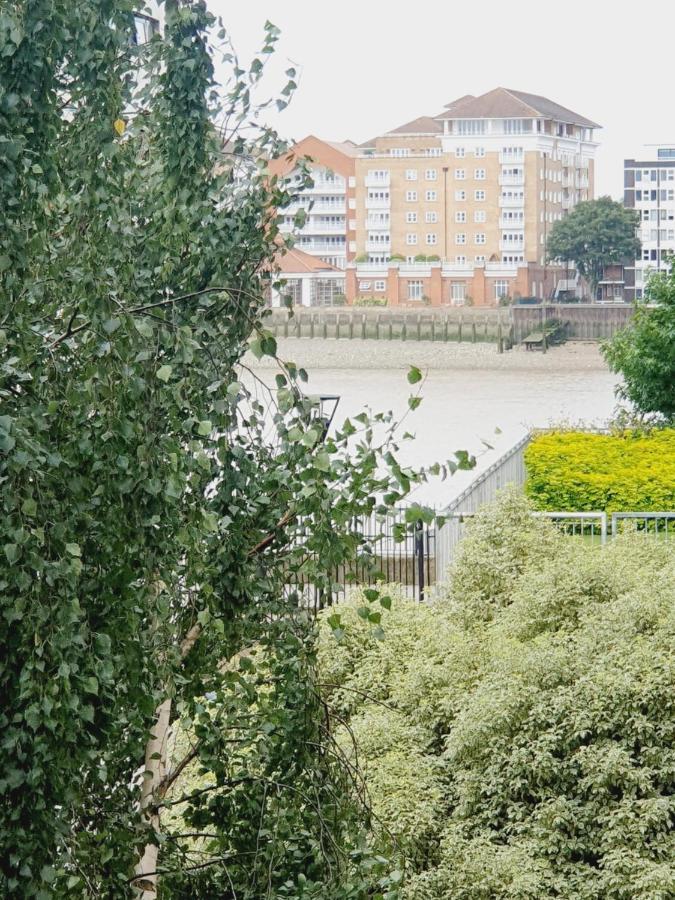 Luxury Canary Wharf Apartment With Free Parking London Exteriör bild