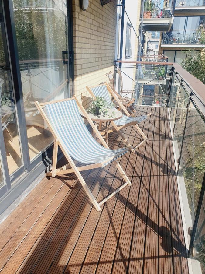 Luxury Canary Wharf Apartment With Free Parking London Exteriör bild