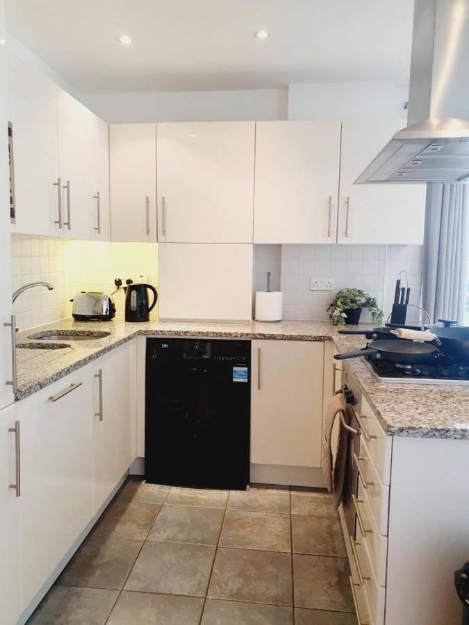 Luxury Canary Wharf Apartment With Free Parking London Exteriör bild