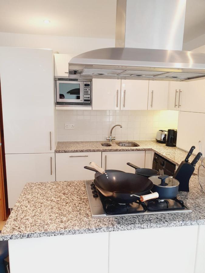 Luxury Canary Wharf Apartment With Free Parking London Exteriör bild