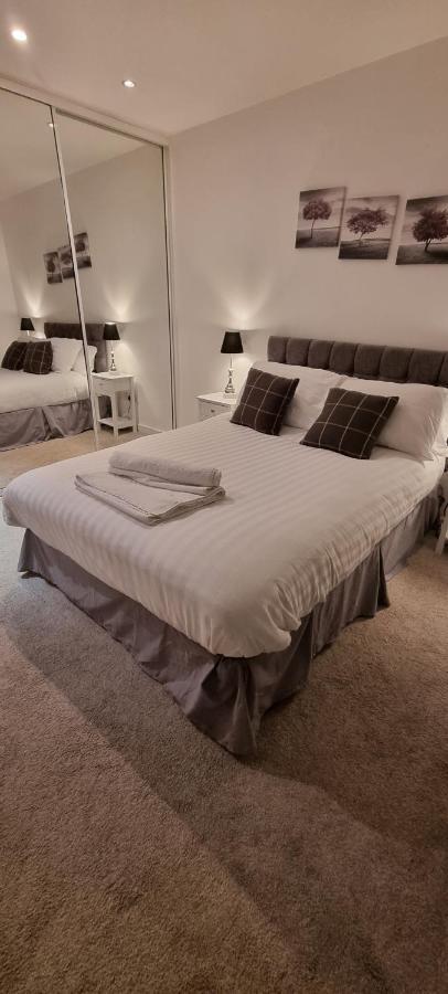 Luxury Canary Wharf Apartment With Free Parking London Exteriör bild