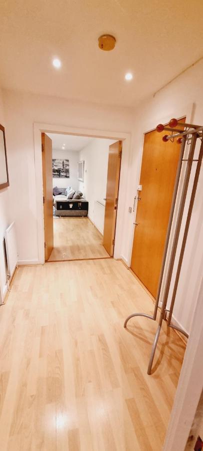 Luxury Canary Wharf Apartment With Free Parking London Exteriör bild